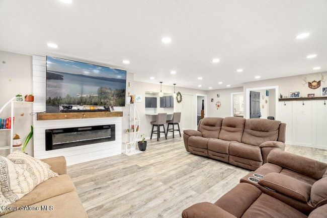 Fireplace ambiance and a mantle ready for all of your holiday decor. | Image 5