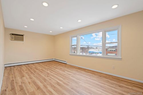 480 Ocean Ave, East Rockaway, NY, 11518-1240 | Card Image