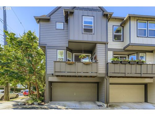 8805 Se 13th Ave, Portland, OR, 97202-7111 | Card Image