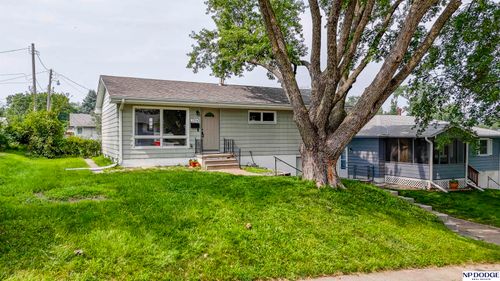 7774 Hamilton St, Omaha, NE, 68114-1753 | Card Image