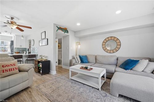 841 12th St, Virginia Beach, VA, 23451-4310 | Card Image