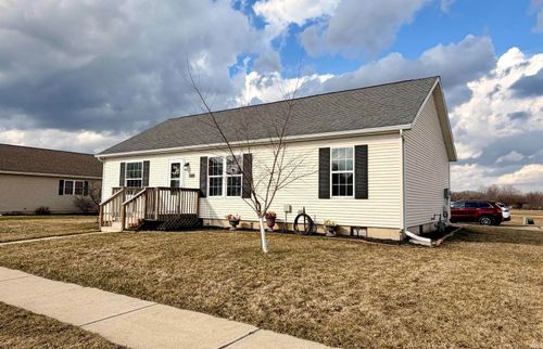 975 Ohio St, Plymouth, IN, 46563-3637 | Card Image