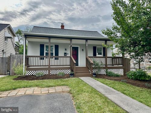 102 N Purcell Ave, WINCHESTER, VA, 22601-5555 | Card Image
