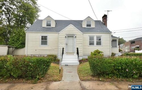 65 Baldwin Pl, Belleville, NJ, 07109-1747 | Card Image