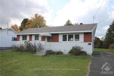 52 Lavinia St, House other with 3 bedrooms, 1 bathrooms and 4 parking in Smiths Falls ON | Image 1