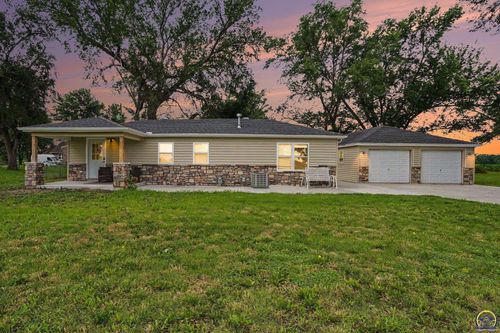3733 Ne Seward Ave, Topeka, KS, 66616 | Card Image