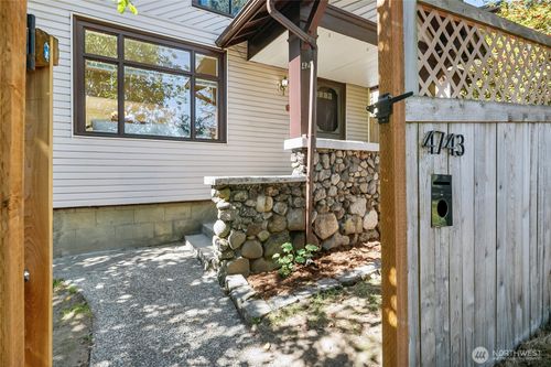 4743 5th Avenue Ne, Seattle, WA, 98105 | Card Image