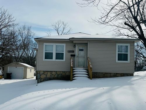 1042 W 3rd St, West Plains, MO, 65775-2168 | Card Image