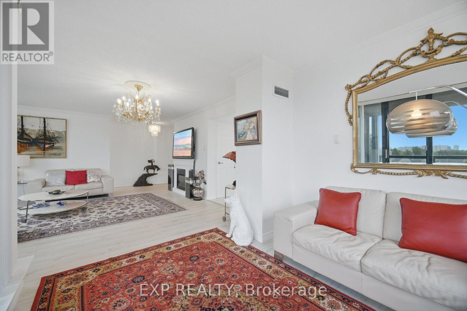 Residential in Vaughan (Brownridge) 4