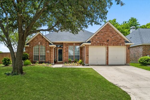6701 Briarwood Dr, Fort Worth, TX, 76132-3036 | Card Image