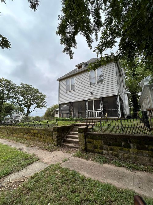 315 E Central Ave, Arkansas City, KS, 67005-2617 | Card Image