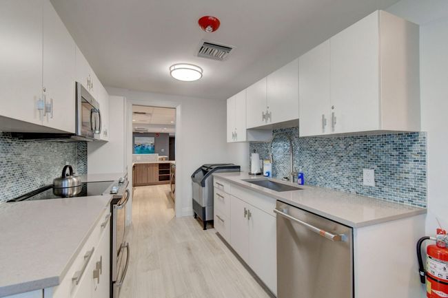 PH10 - 4750 S Ocean Blvd, Condo with 2 bedrooms, 2 bathrooms and null parking in Highland Beach FL | Image 49