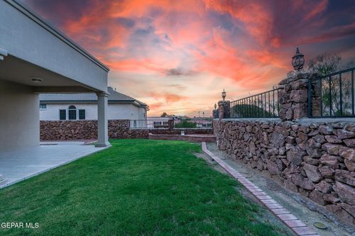 6433 La Posta Dr, El Paso, TX, 79912-7332 | Card Image
