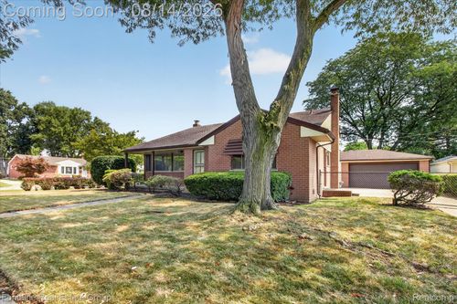 8936 Nevada St, Livonia, MI, 48150-3848 | Card Image