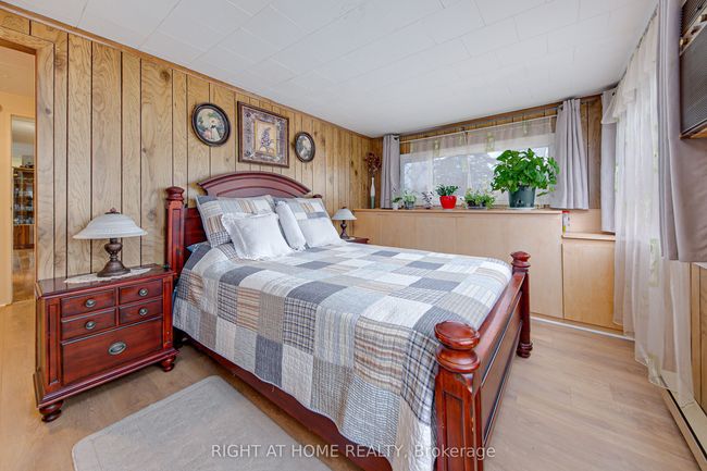 11 Locust Hill Dr, House other with 2 bedrooms, 1 bathrooms and 2 parking in Innisfil ON | Image 10
