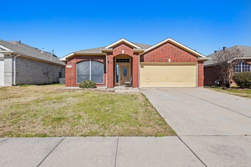 5636 Creekhollow Dr, Arlington, TX, 76018-2433 | Card Image