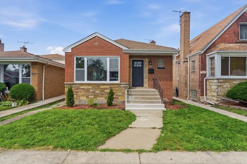8820 S Ridgeland Ave, Chicago, IL, 60617-2838 | Card Image