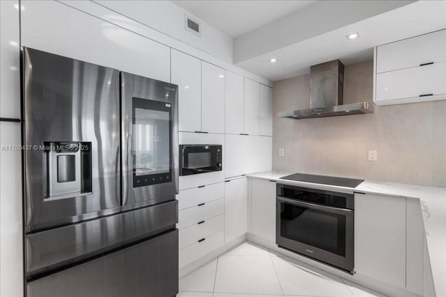 UNIT-1202 - 200 Sunny Isles Blvd, Condo with 3 bedrooms, 2 bathrooms and null parking in Sunny Isles Beach FL | Image 29
