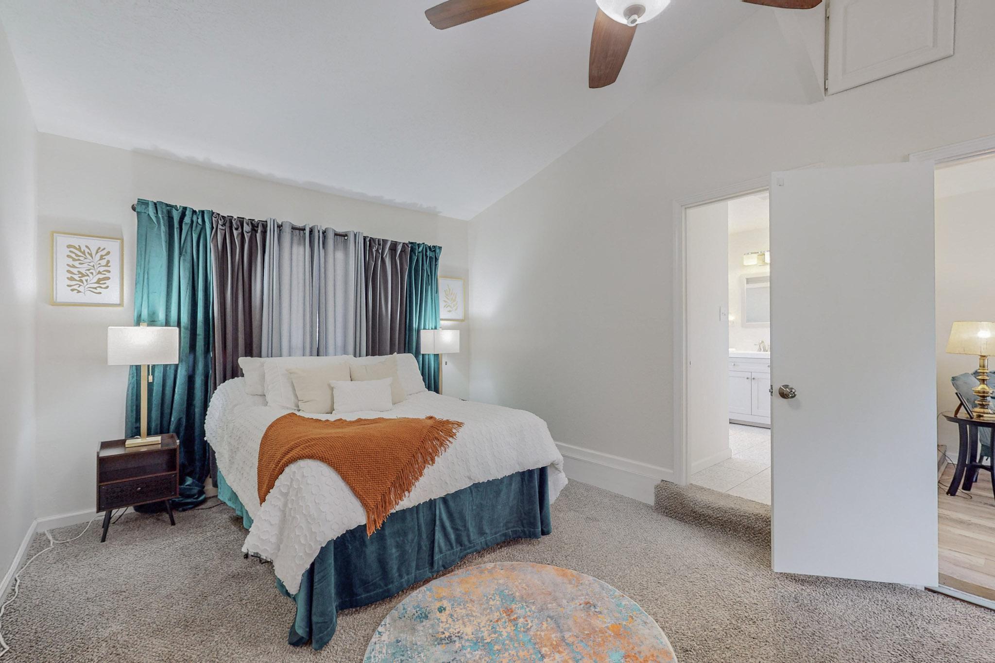 Valencia Dr, Albuquerque, NM 87110
