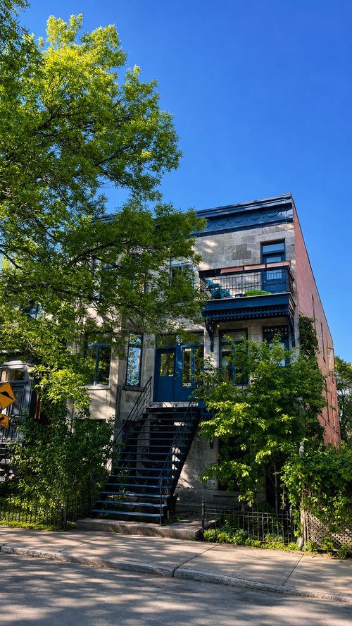 3835 Rue De Bullion, Montréal, QC, H2W2E2 | Card Image