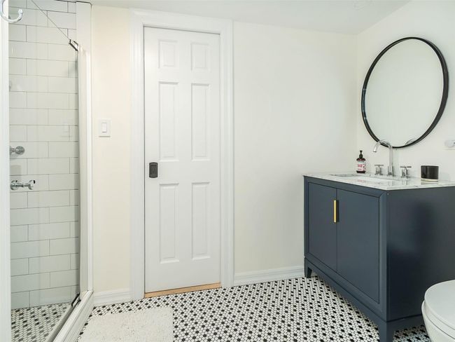 Full bath | Image 25