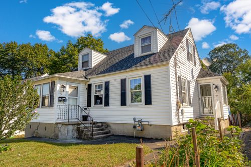 74 Macarthur Dr, Waterbury, CT, 06704-2220 | Card Image