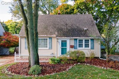 2259 Cummings Avenue, Home with 4 bedrooms, 2 bathrooms and null parking in Berkley MI | Image 1