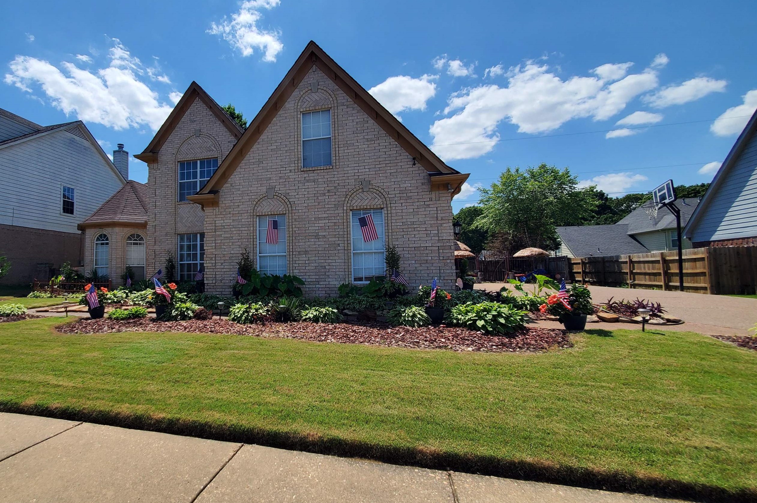 Grand Pines Dr, Memphis, TN 38125