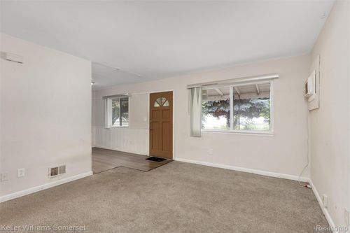 8731 Republic Ave, Warren, MI, 48089-5225 | Card Image