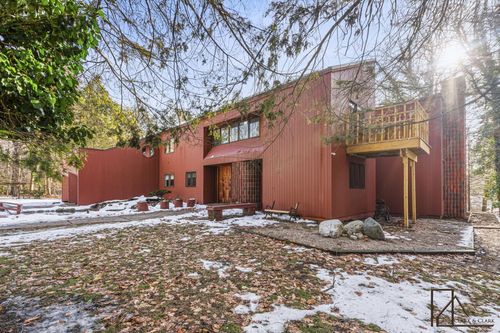 3920 Braeburn Dr, Norton Shores, MI, 49441-4625 | Card Image