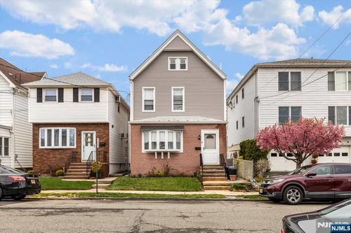 513 Hickory St, Kearny, NJ, 07032-3611 | Card Image