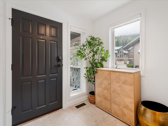 2204 Taylor Way, Townhouse with 4 bedrooms, 3 bathrooms and 2 parking in Whistler BC | Image 10