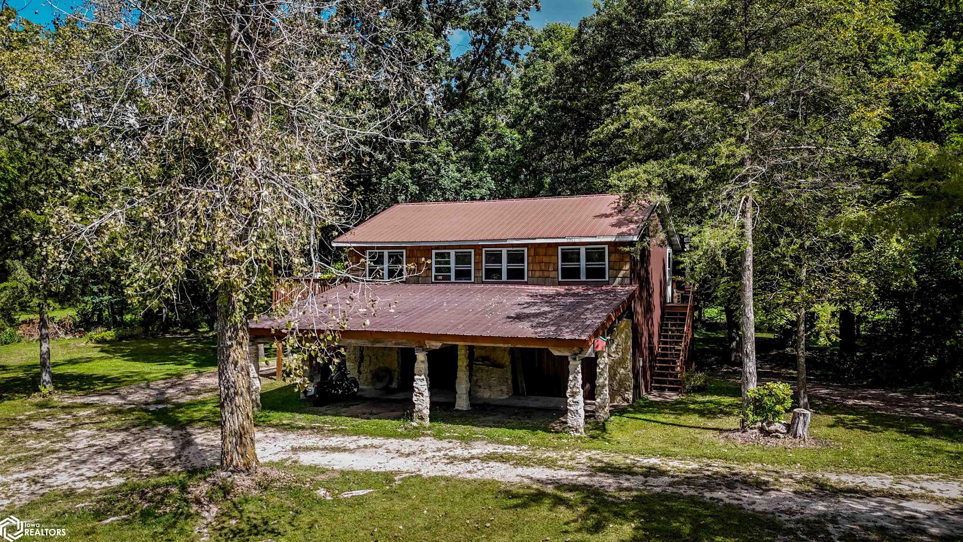 Jefferson Rd, Manchester, IA 52057