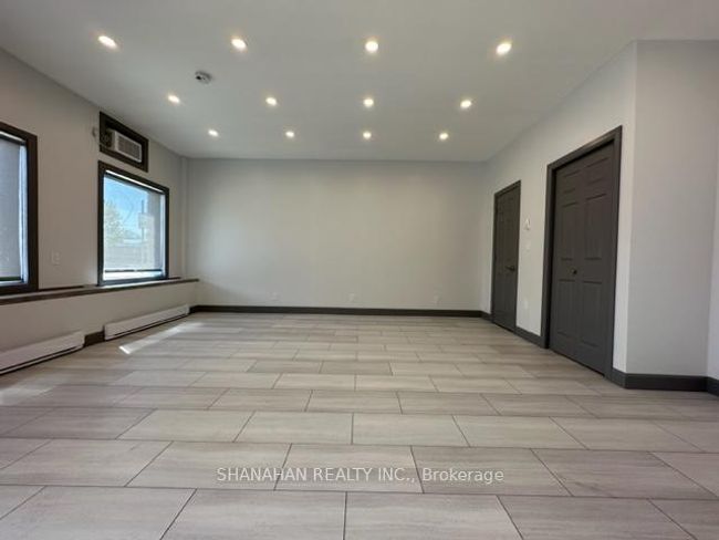 5301 Nauvoo Rd, Home with 0 bedrooms, 0 bathrooms and 3 parking in Warwick ON | Image 9