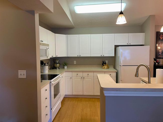 647 Spring Valley Dr, Condo with 2 bedrooms, 2 bathrooms and null parking in Lewis Center OH | Image 9