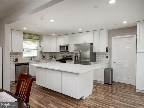 12011 Twin Cedar Ln, BOWIE, MD, 20715-2064 | Card Image