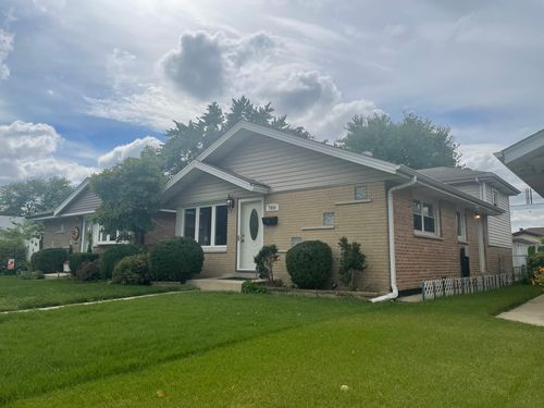 7950 Rutherford Ave, Burbank, IL, 60459-1768 | Card Image