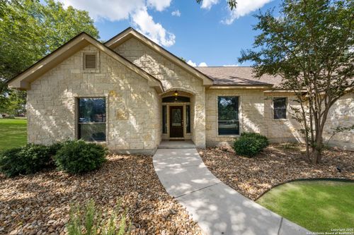 105 Legacy Oaks, La Vernia, TX, 78121-4776 | Card Image