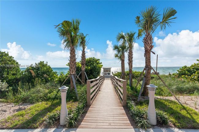 APT-1008 - 4779 Collins Ave, Condo with 3 bedrooms, 2 bathrooms and null parking in Miami Beach FL | Image 19