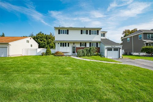 21 Clifford Blvd, Hauppauge, NY, 11788-2504 | Card Image