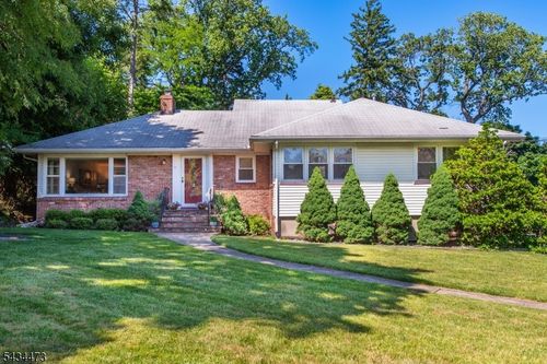 17 Luddington Rd, West Orange, NJ, 07052-4309 | Card Image