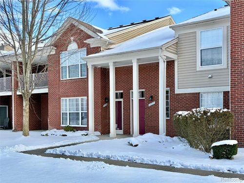 57-1709 Deepwood Cir, Rochester, MI, 48307-6098 | Card Image