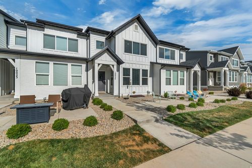 10027 N Featherstone Dr, Highland, UT, 84003-6003 | Card Image