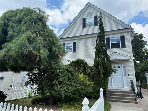 60 Columbia Ave, Cedarhurst, NY, 11516-2012 | Card Image