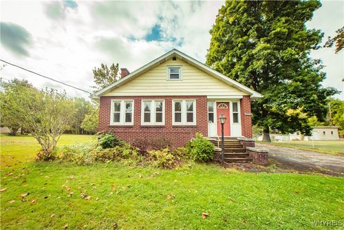 5547 Seneca St, West Seneca, NY, 14224-3708 | Card Image