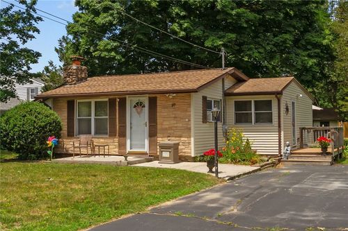 37 Ridge Rd, East Greenwich, RI, 02818-1716 | Card Image