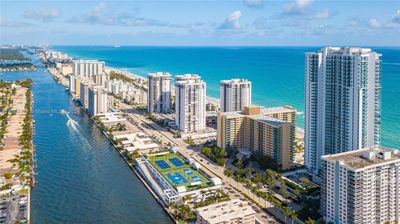 PH17 - 2501 S Ocean Dr, Condo with 1 bedrooms, 1 bathrooms and null parking in Hollywood FL | Image 2