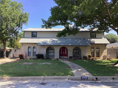 4909 Boulder Lake Rd, Fort Worth, TX, 76103-1202 | Card Image