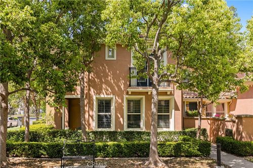 111 Chantilly, Irvine, CA, 92620-2805 | Card Image