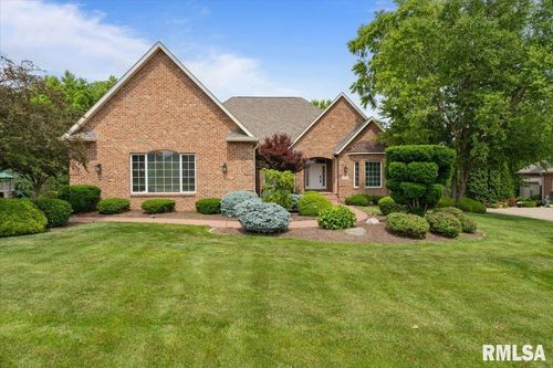 5985 Eagle Ridge Rd, Bettendorf, IA, 52722-7557 | Card Image